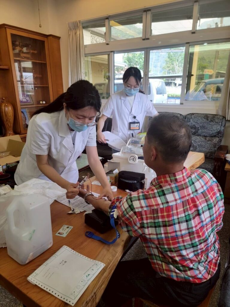 LINE_ALBUM_2025巡迴醫療光華_250815_1 (1)